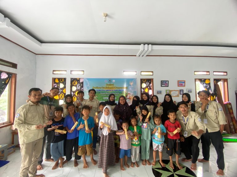 UKM PBM Dan HIMA PAI Unisa Al Ihya Kuningan Perkenalkan Kembali Permainan Tradisional Rumah Baca Cerdas Ceria Cipondok, Cibingbin