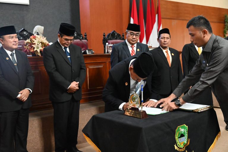 DPRD Gelar Rapat Paripurna Pengumuman Hasil Penetapan Pasangan Calon Bupati Dan Wakil Bupati Terpilih