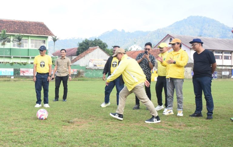 16 Tim Dari 7 Kecamatan Turun Tanding Dalam Tournament Sepak Bola Gala Desa Putra Mayana Cup I