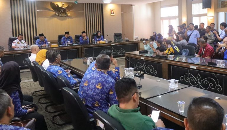 Buntut Dari Kejadian Kematian Janin, Bupati Kuningan Non Aktifkan Sementara Direktur RS Linggajati