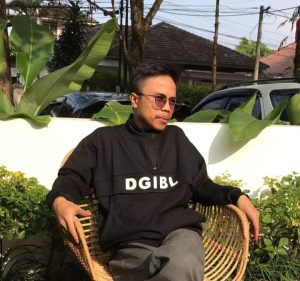 Filsafat Kucing Anatara Kesendirian Dan Koneksi