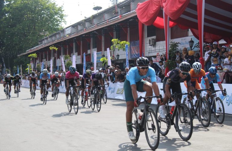 Ajang Tour de Linggarjati Ke 8 Menghadirkan Daya Tarik Tersendiri Bagi Peserta Dan Warga Kuningan