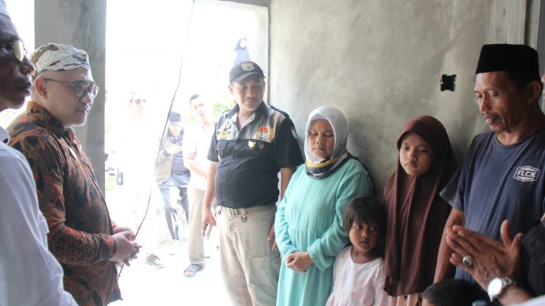 Kini Korban Kebakaran Di Padarama Bisa Kembali Tinggali Rumah Yang Selesai Dibangun Utuh DPD Pekat IB Kuningan