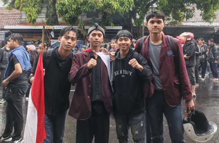 Meski Dengan Membawa Semangat Perlawanan Aksi Unjuk Rasa Di KabupatenKuningan Berjalan Kondusif
