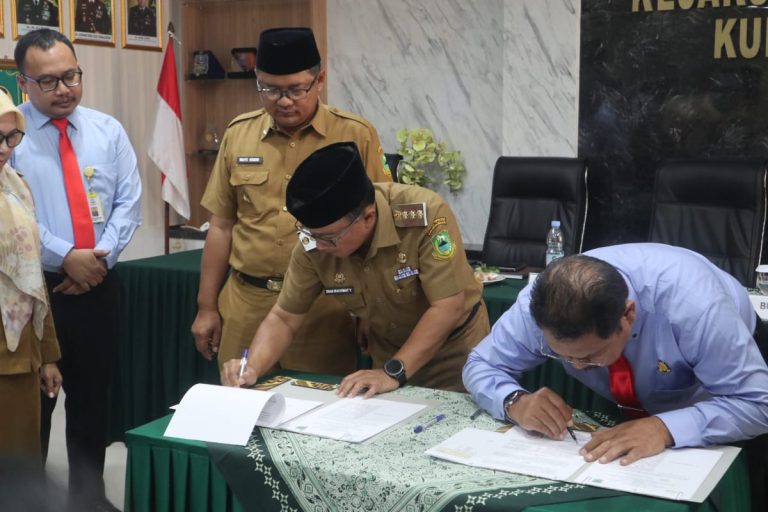 Pemda dan Kejari Kuningan Tandatangani Nota Kesepahaman Permasalahan Hukum Bidang Perdata Dan TUN