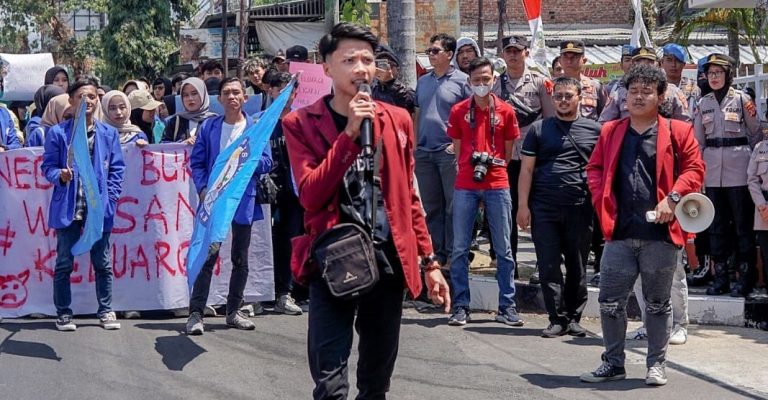 Berubahnya Konsep Pendidikan, Mahasiwa Jadi Ajang Bisnis