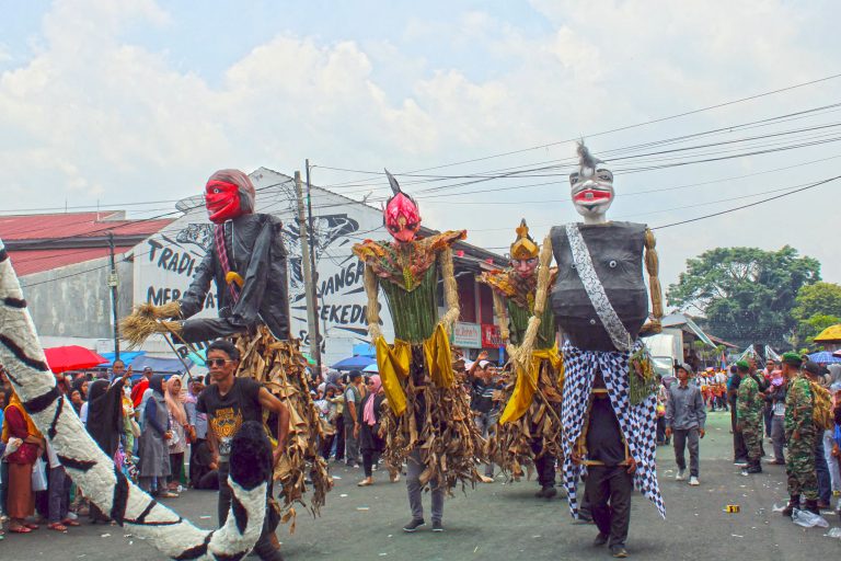 Booming Kemeriahan Karnaval Budaya Hari Jadi Kuningan Ke 527 Tetap Kental Terasa Meski Waktu Pelaksanaan Tertunda
