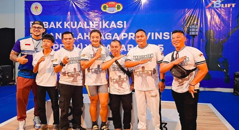 Ika Puspa Dewi Persembahkan Medali Perunggu Cabor Angkat Besi Di BK Porprov Jabar XV