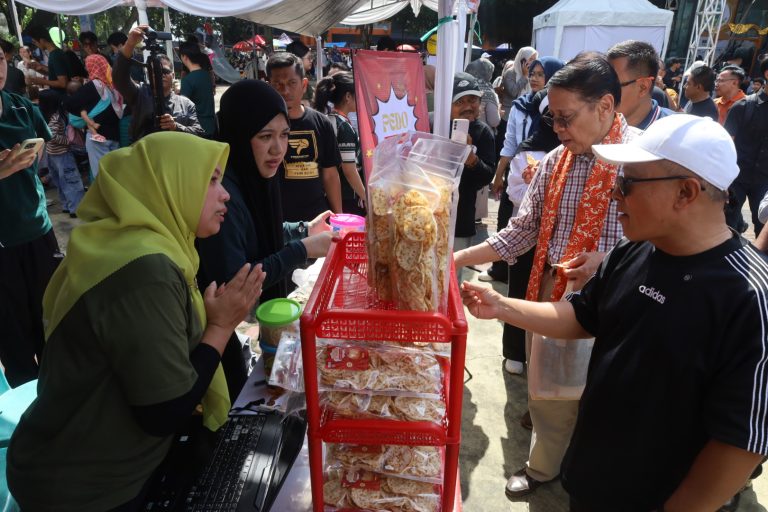 Kolaborasi Antara Akademisi, Pemda dan UMKM Kembali Hadirkan Festival Saung Rahayat Untuk Penguatan Ekonomi Rakyat Kuningan