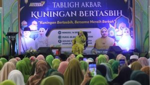 Mamah Dedeh Ajak Warga Kuningan Membiasakan Bertasbih