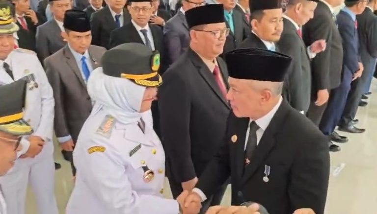 Sebanyak 150 Pejabat Eselon III Di Lingkup Pemda Kabupaten Kuningan Dikukuhkan Bupati Dian