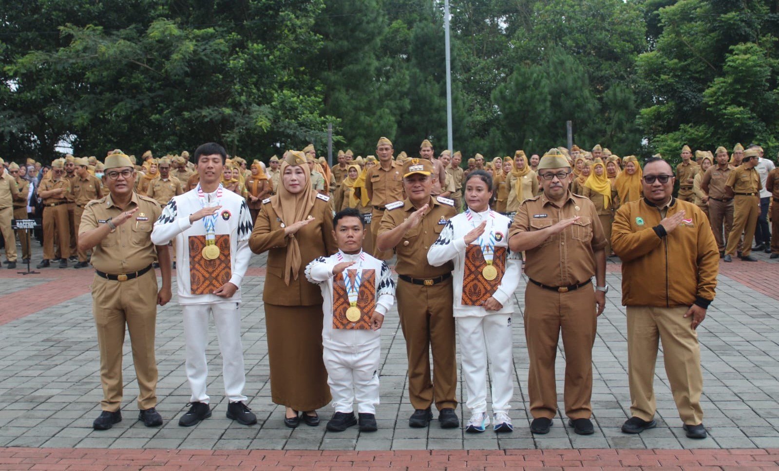 3 Atlet NPCI Peraih Medali Emas Pada ASEAN Para Games Ke-13 Tahun 2026 di Thailand Menjadi Tamu Kehormatan Dalam Apel Pagi Pemda Kuningan
