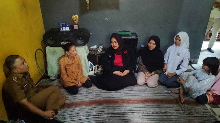 Bupati Kuningan Janji Segera Antisipasi Kerusakan Parah Rumah Milik Iing Warga Linggasana Yang Mengancam Keselamatan Penghuni