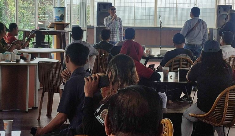 Kadisdikbud Baru Kabupaten Kuningan Dr. Elon Carlan Mengaku Tidak Alergi Terhadap Wartawan