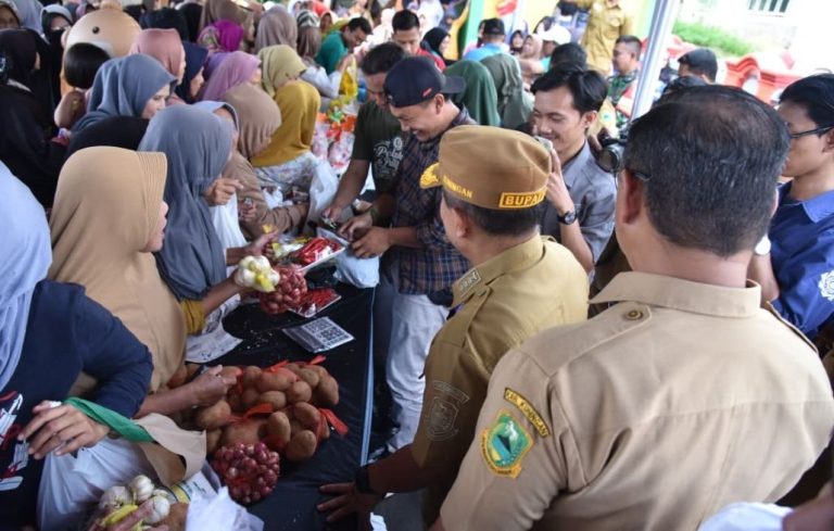 Masyarakat Serbu Gerakan Pangan Murah