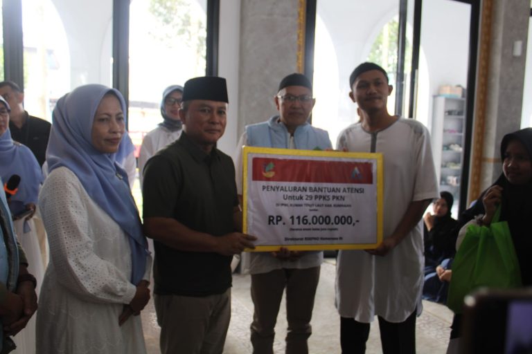 9 Yayasan dan Penyandang Pemerlu Pelayanan Kesejahteraan Sosial Peroleh Bantuan Program LKKS Berbagi