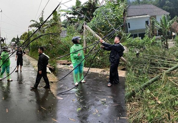 Tumbangnya Pohon Akibatkan Kabel Pompa Terputus, Ini Upaya Yang Dilakukan Pihak PDAM Kuningan