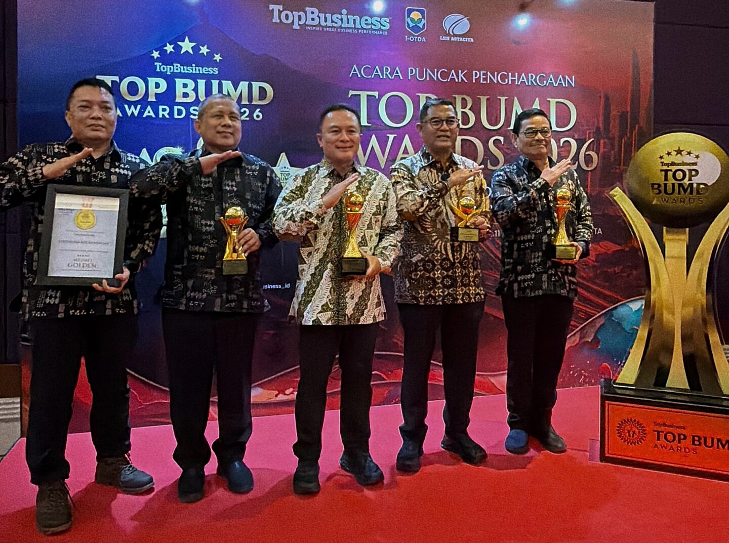Antarkan Bank Kuningan Capai Predikat Bintang 5 Bupati Dian Raih Anugerah Top Pembina BUMD Awards 2026