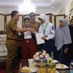 Dua Pelajar Peraih Medali Olimpiade Matematika Tingkat Iinternasional Dapatkan Apresiasi Dari Pemda Kuningan