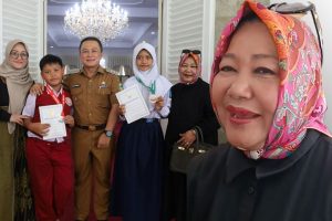 Kurangi Bermain Gadget Perbanyak Baca Jadi Kiat Sukses Finza dan Auriz Jadi Juara Matematika Tingkat Internasional1