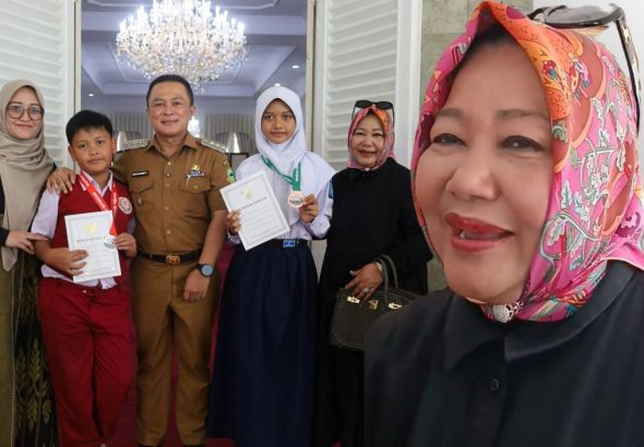 Kurangi Bermain Gadget Perbanyak Baca Jadi Kiat Sukses Finza dan Auriz Jadi Juara Matematika Tingkat Internasional1