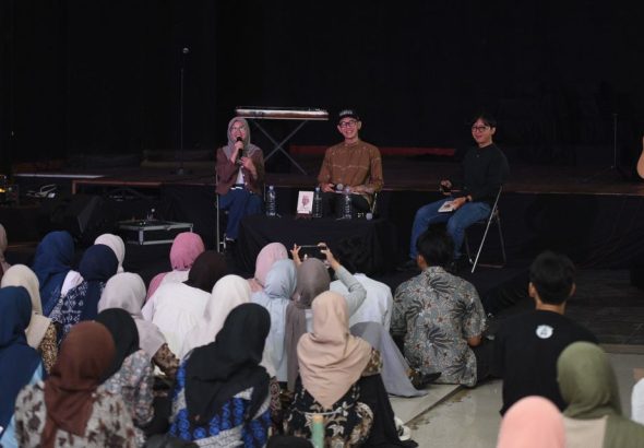 MBG HADIRKAN “TASBIH KUPU-KUPU” DI GEDUNG KESENIAN RAKSAWACANA