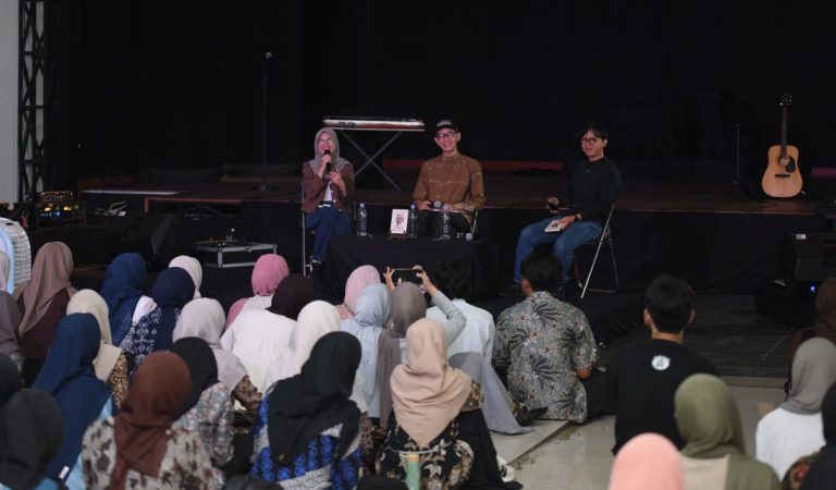 MBG HADIRKAN “TASBIH KUPU-KUPU” DI GEDUNG KESENIAN RAKSAWACANA