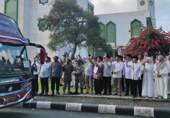 Sebanyak 445 Calhaj Kloter 8 Kabupaten Kuningan Diberangkatkan Dari KIC