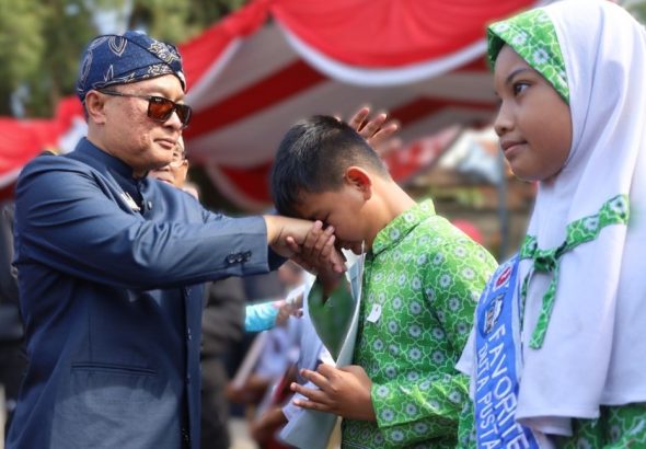 Bertabur Prestasi di Momen Hardiknas Kabupaten Kuningan 2026