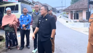 Datangi Langsung Lokasi Banjir Palutungan, Bupati Kuningan Ambil Sikap
