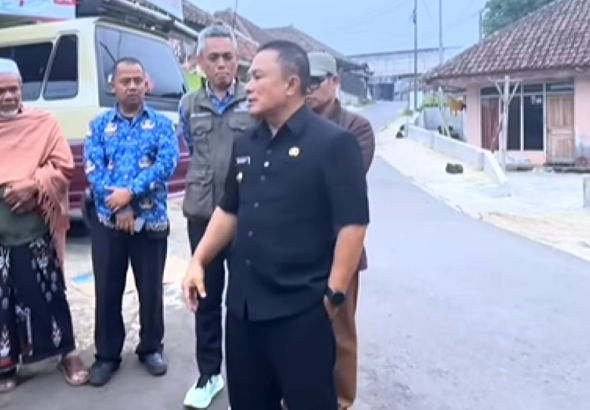 Datangi Langsung Lokasi Banjir Palutungan, Bupati Kuningan Ambil Sikap