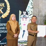 Inilah Deretan Wajib Pajak Berprestasi Dan Merima Penghargaan Dari Bappenda Kuningan