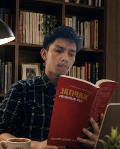  Kumpulan Dosa Akademisi Berdasarkan Buku Bacaanya