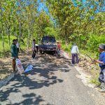 Aksebilitas Utama Jalan Kabupaten Lama Rusak Dan Tak Ada Perbaikan Pemdes Bersama Masyarakat Padarama Lakukan Rehab Secara Swadaya
