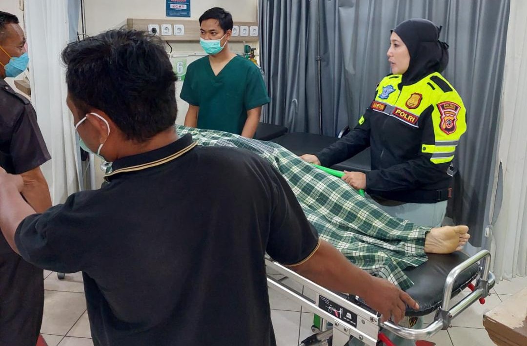 Pengendara Motor Meninggal Dunia di Tempat Setelah Tabrakan Adu Banteng di Jalan Desa Kalimanggis