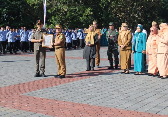 Satpol PP Kuningan Raih Penghargaan Terbaik dari Gubernur Jabar atas Pemberantasan Rokok Ilegal