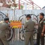 Belum Kantongi PBG Satpol PP Segel Bangunan Usaha di Bundaran Cijoho Kuningan