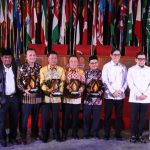 Di Hadapan Gubernur Dedi Mulyadi, Bupati Kuningan Terima Penghargaan Pemberdayaan Masyarakat Tingkat Nasional