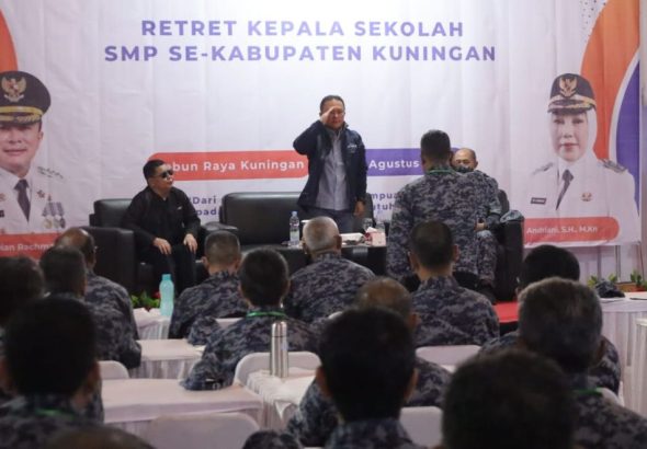Di Retret Kepala SMP Bupati Kuningan Tegaskan Kepala Sekolah Itu Arsitek Budaya, Bukan Sekadar Manajer Gedung