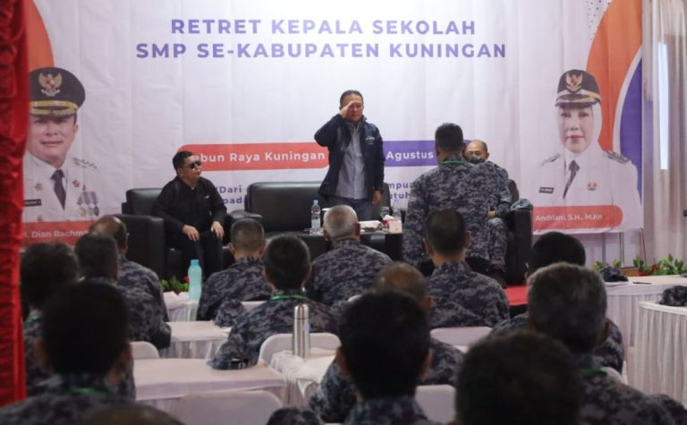 Di Retret Kepala SMP Bupati Kuningan Tegaskan Kepala Sekolah Itu Arsitek Budaya, Bukan Sekadar Manajer Gedung