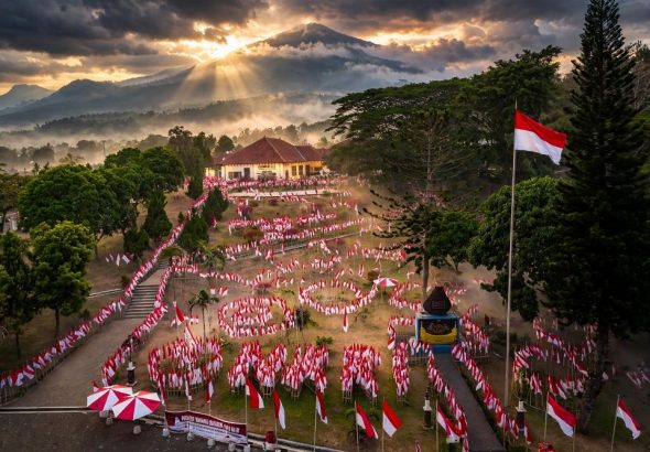 Gebyar 10.001 Merah Putih Tradisi Menjaga Nadi Sangsaka di Gedung Bersejarah Kabuoaten Kuningan1