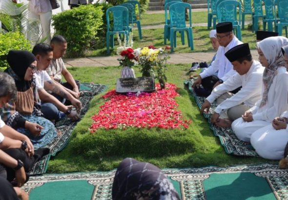Pemkab Kuningan Gelar Ziarah ke Makam 21 Mantan Bupati dan Leluhur Dalam Rangkaian Hari Jadi ke-528