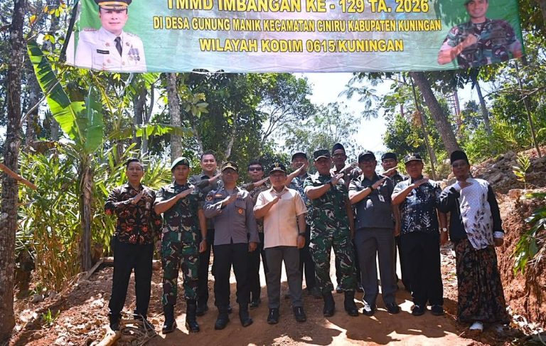 TMMD Imbangan ke-129 Kuningan Resmi Dibuka, Bangun Jalan 820 Meter Buka Akses 3 Curug dan Gua Sejarah di Gunung Manik