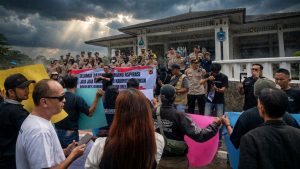 Tak Terima Dilebeli Londo Ireng Oleh Prabowo, Jurnalis Kuningan Gelar Aksi Damai Depan Pendopo Bupati