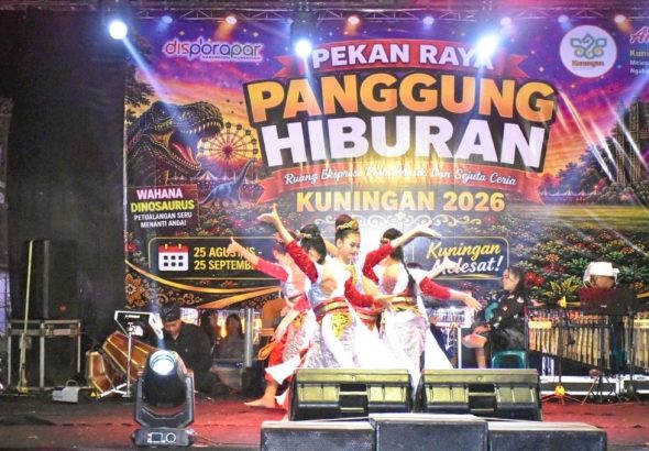 Buka Pekan Raya di Kertawangunan, Bupati Kuningan Dian Rachmat Yanuar Minta Utamakan UMKM Lokal dan Jangan Lupakan Empati