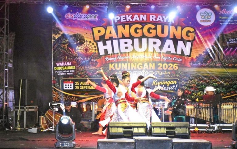 Buka Pekan Raya di Kertawangunan, Bupati Kuningan Dian Rachmat Yanuar Minta Utamakan UMKM Lokal dan Jangan Lupakan Empati