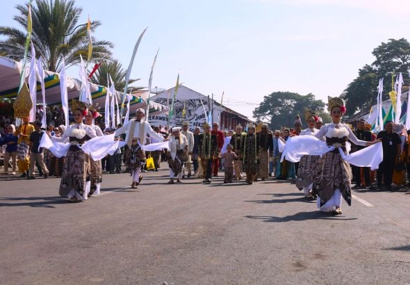 Dari Replika Kuda Putih hingga Napak Tilas Sejarah Warnai Kemeriahan Karnaval Budaya Hari Jadi ke-528 Kuningan