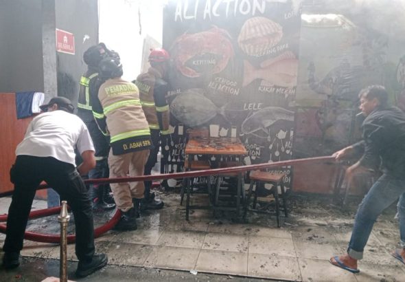 Kebakaran RM Ali Action Taman Kota Kuningan, Diduga Akibat Korsleting Listrik di Ruang Istirahat Karyawan