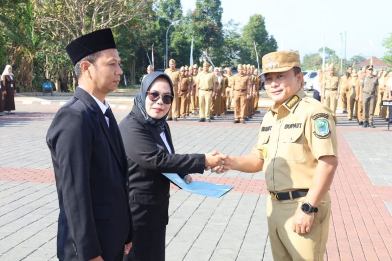 Sebanyak 174 Pejabat Fungsional Kuningan Dilantik, Didominasi 139 Guru dan 31 Nakes